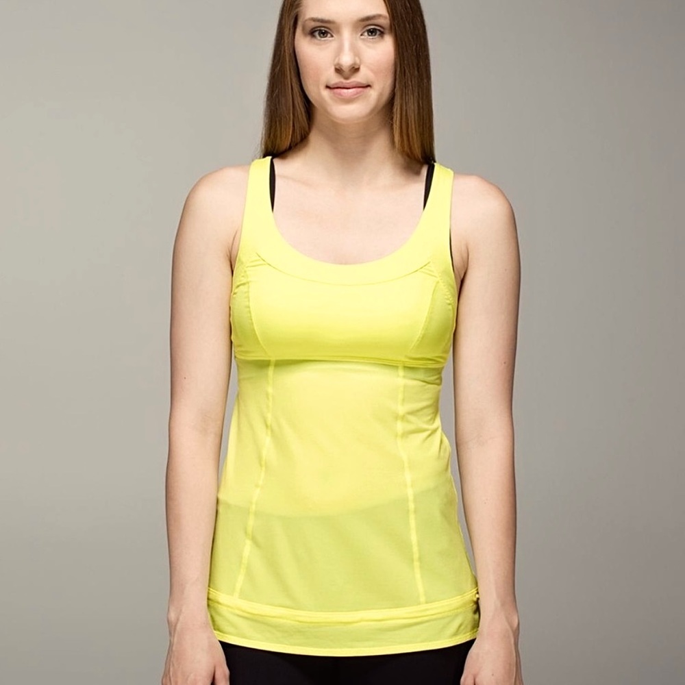 Lululemon Run Ta Ta Topper in lemon size 6